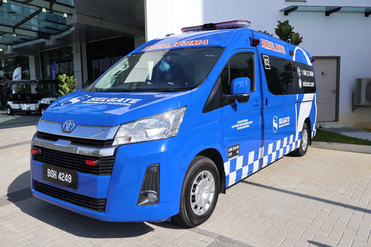 Selgate Hospital ambulance at the emergency entrance
